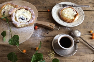 Ватрушки з сиром — простий рецепт ароматної домашньої здоби