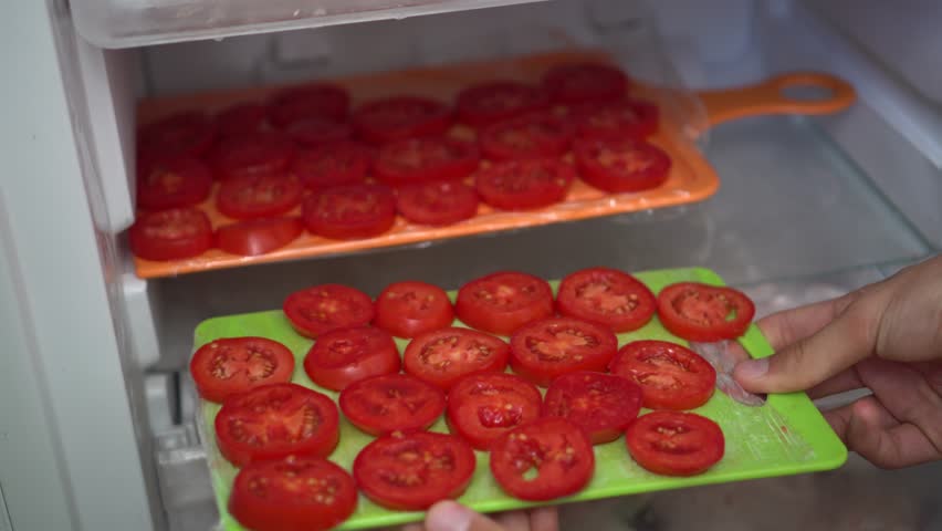Як правильно заморозити помідори кільцями