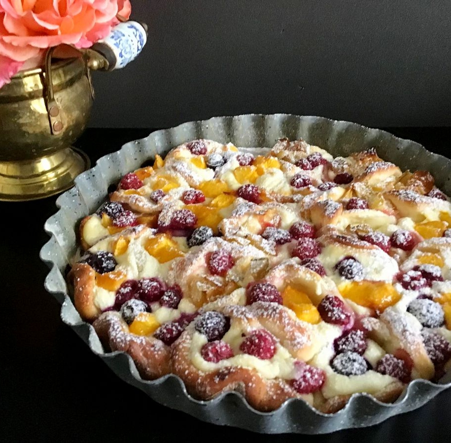Оригінальний пиріг з фруктами «Літнє розмаїття»