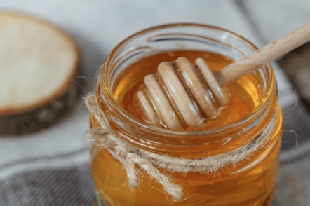Все, що треба знати про мед — як перевірити і зберігати?