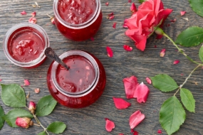 5 рецептів трояндового варення від досвідчених садівників