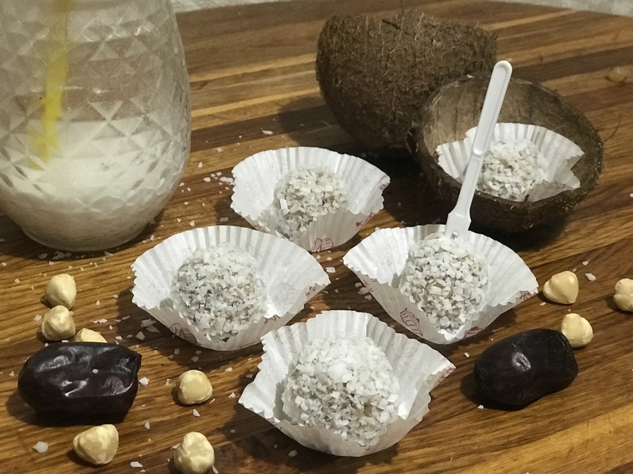 Домашні цукерки з кокосової стружки — солодкі і без цукру!