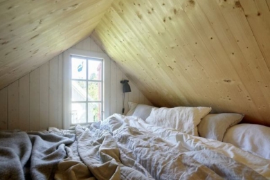 Ліжко-матрас — спальне місце під стелею