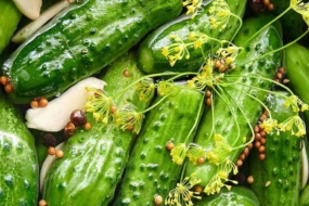 Швидкі малосольні огірки — рецепт на 3 літрову банку